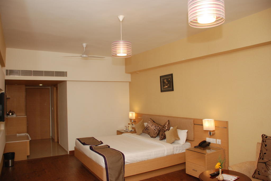 Pla Krishna Inn Tiruchirappalli Room photo